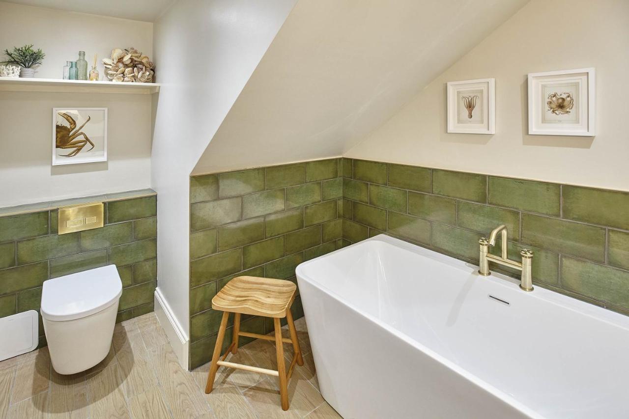 Host & Stay - The Salt Nook 휫비 외부 사진